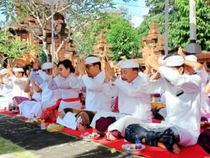Berita_230306070600_peringati-hari-tumpek-landep-pemkot-denpasar-gelar-persembahyangan-bersama-di-pura-agung-loka-natha-denpasar (2)