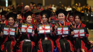 Wisuda 97 undiknas