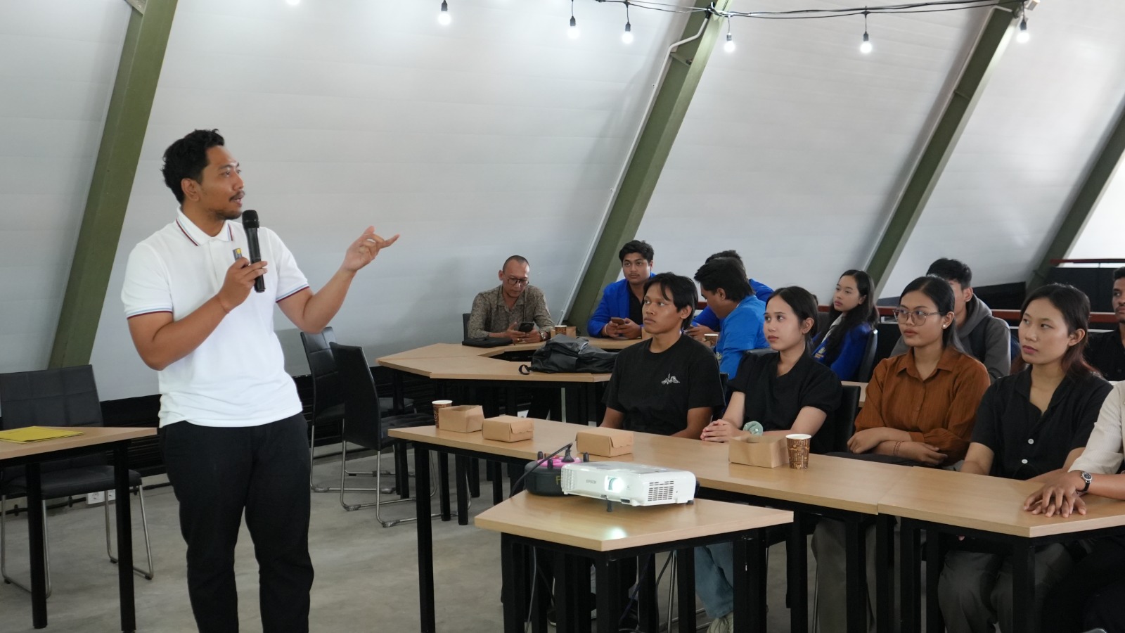 Aji dan Unwar