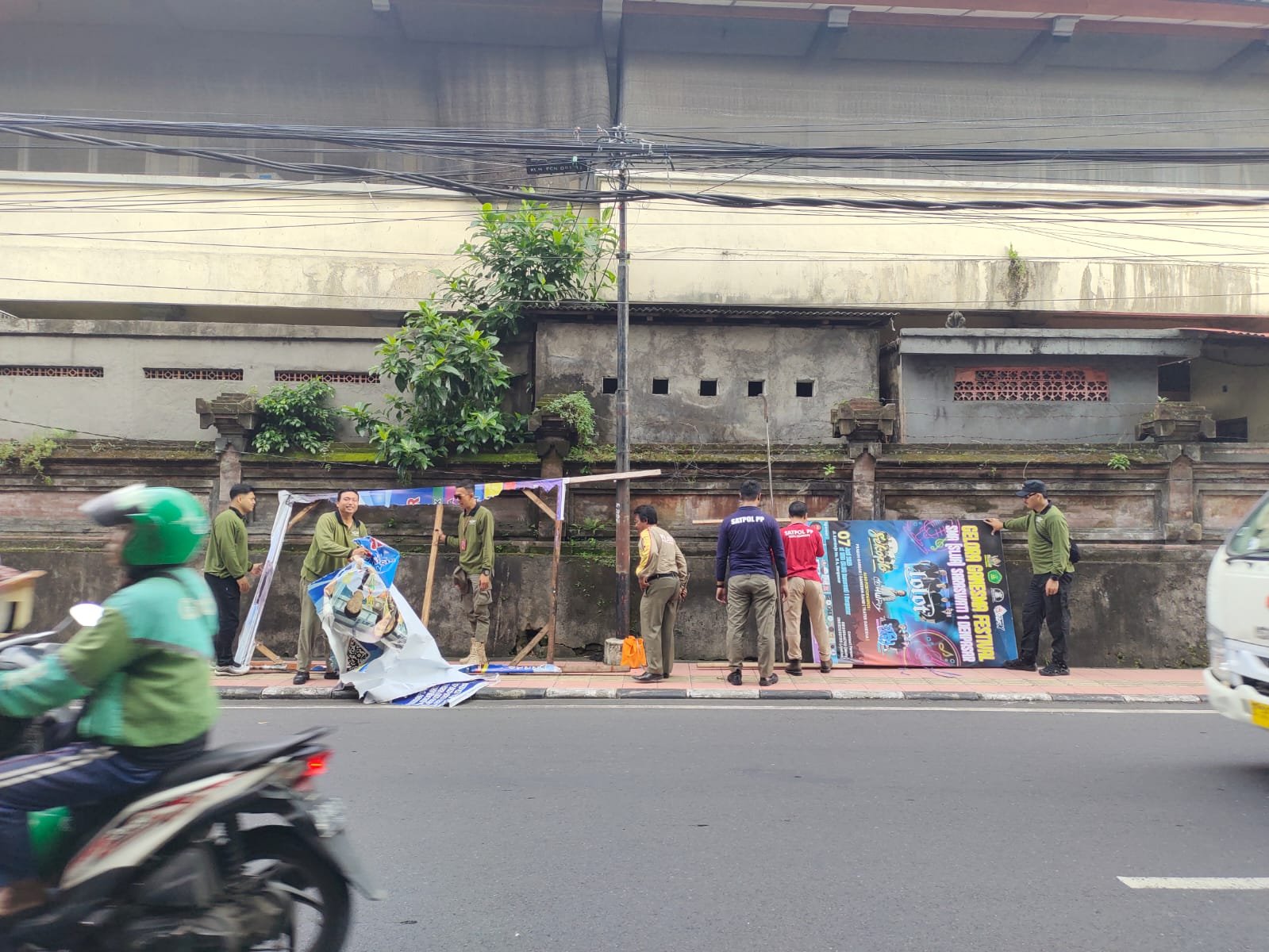 penertiban baliho denpasar