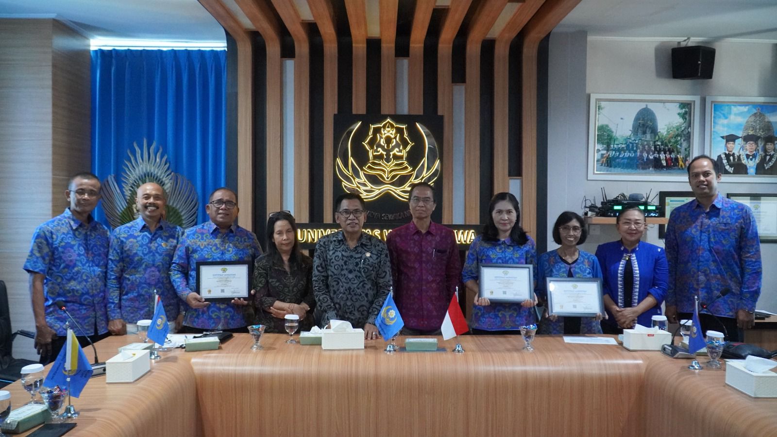 UNGGUL-Rektor Unwar dan jajaran mendampingi Dekan/unsur pimpinan Fakultas Pertanian, Sains dan Teknologi Unwar dalam konferensi pers raihan Akreditasi Unggul.