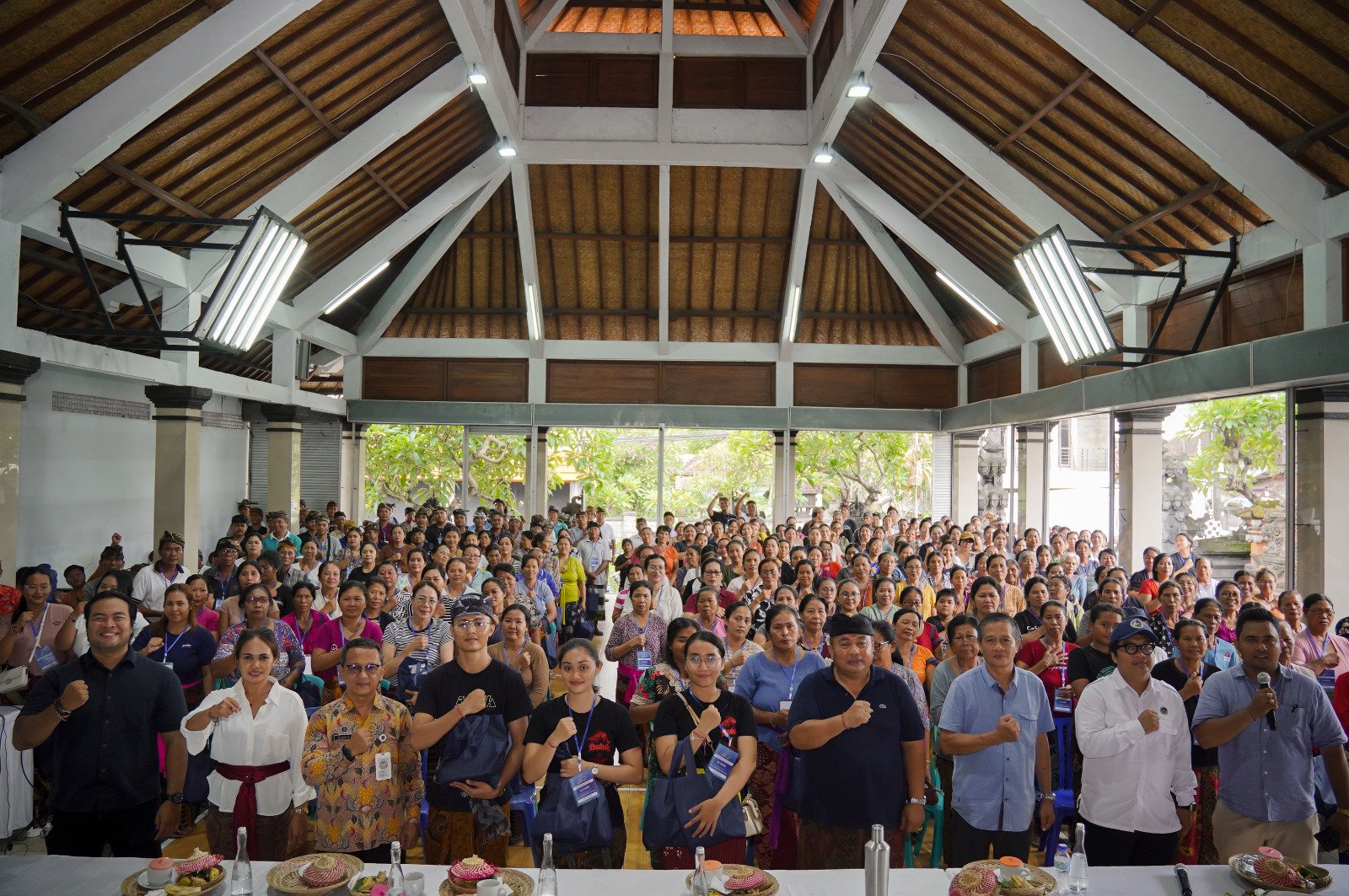 Sosialisasi program MBG di Wantilan Pura Dalem Sesetan