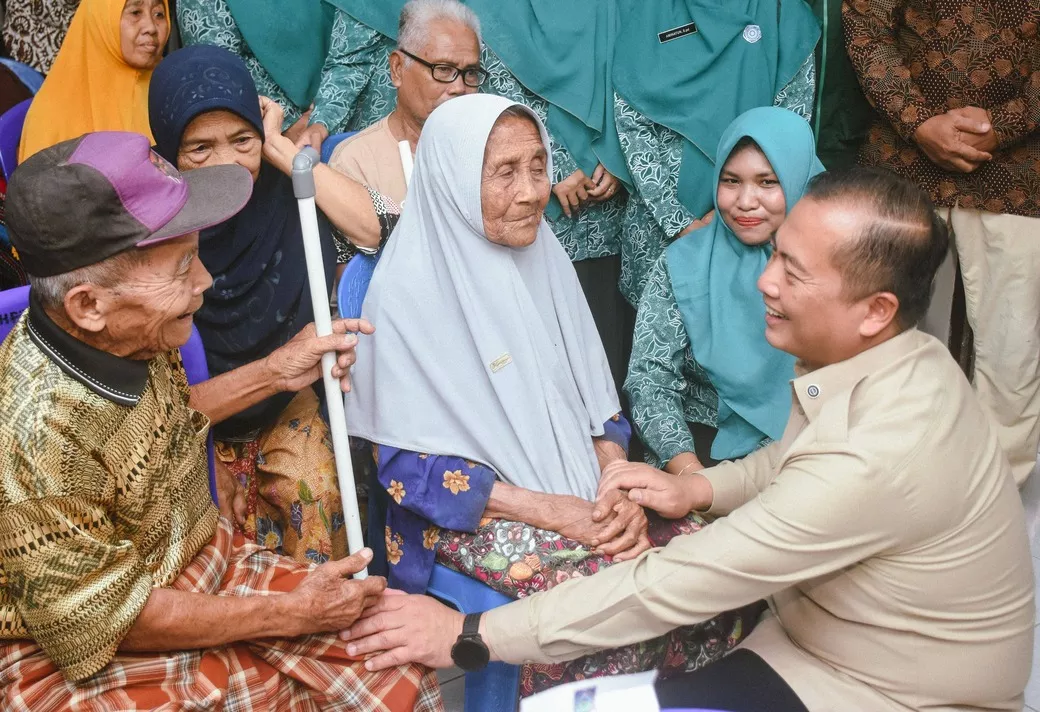 Gubernur Iqbal Renovasi RTLH dan MCK Warga Miskin Ekstrem Pesisir Desa Malaka