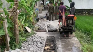 Saluran irigasi munggu