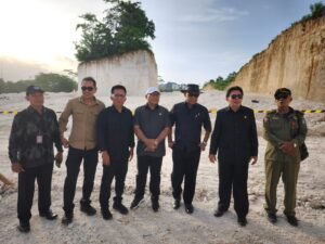 sidak pansus ke Pura Kampial