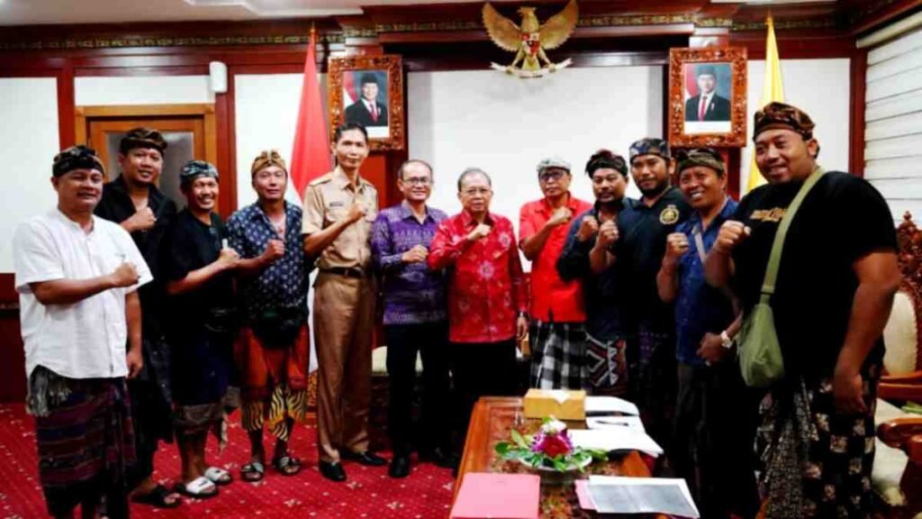 Gubernur Koster Perkokoh Regulasi Transportasi Lokal, Lindungi Sopir Konvensional dan Fasilitasi BPJS