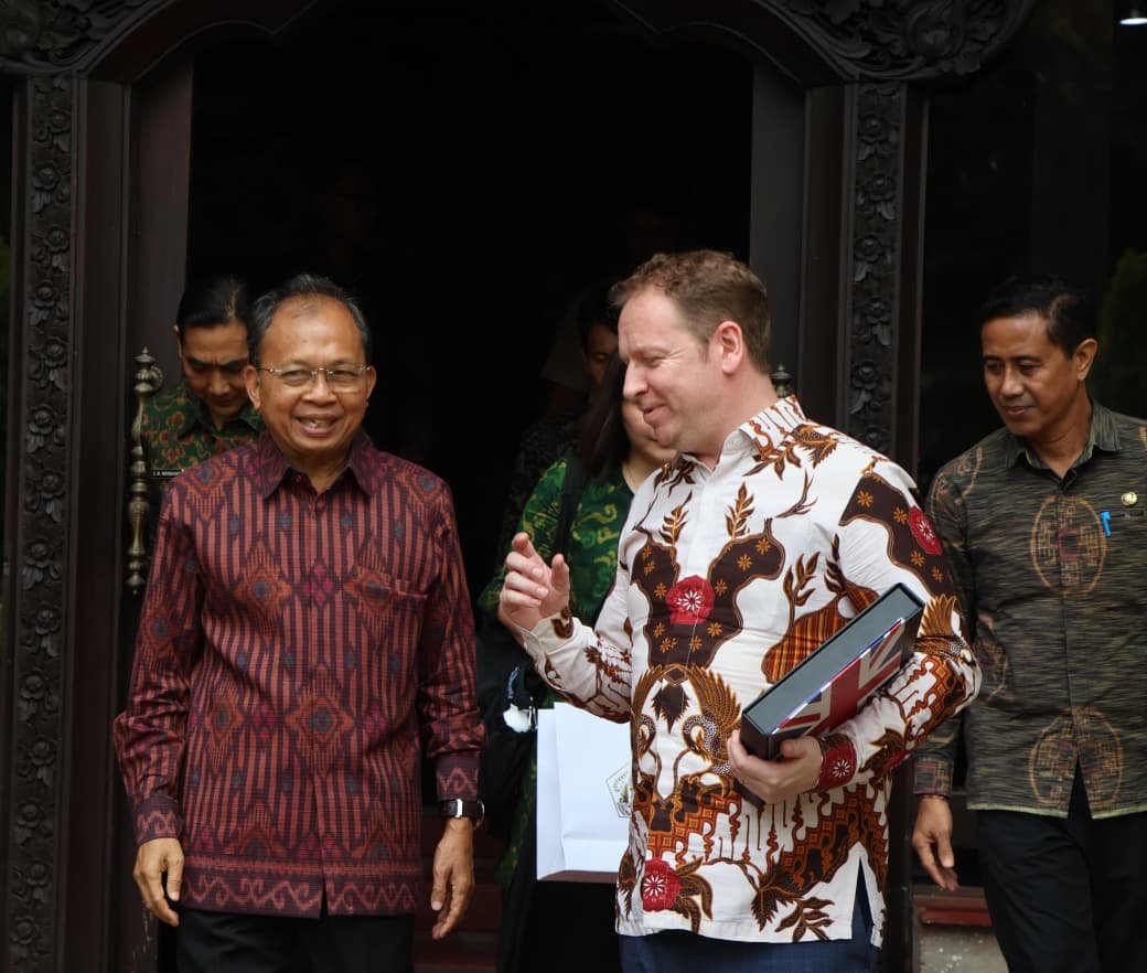 KOSTER - DUBES INGGRIS