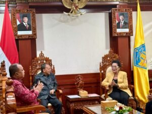 GUBERNUR Bali Wayan Koster menerima audiensi Wanita Hindu Dharma Indonesia (WHDI) Provinsi Bali, Senin (9/2/2026).