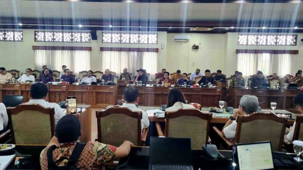 Luruskan Disinformasi, BTID Paparkan Transparansi Legalitas KEK Kura Kura Bali dalam RDP DPRD