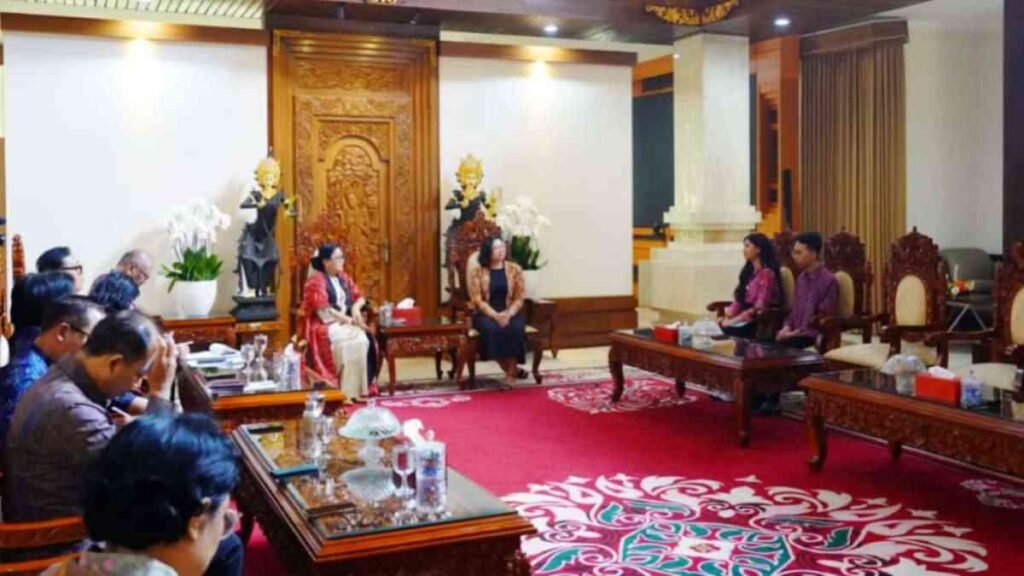 Putri Koster Dukung Siswi Berprestasi Wakil dari Bali di Ajang Nasional 2026