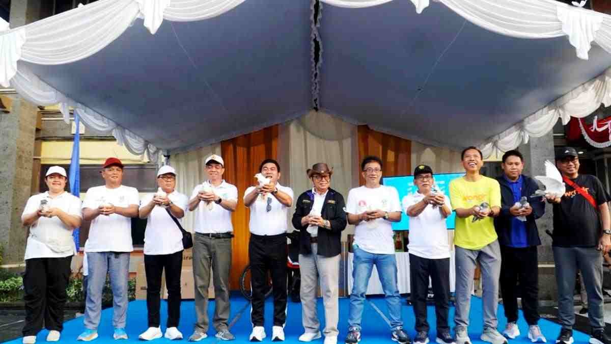 Semarak HUT ke-44 LLDIKTI Wilayah VIII, Seribuan Peserta Ikuti Fun Walk