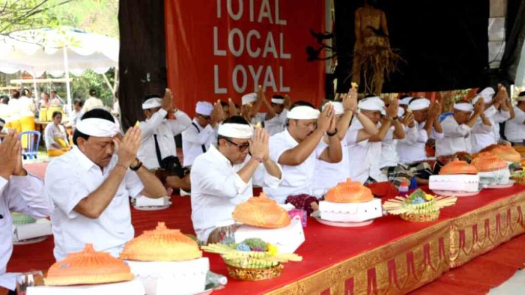 Wali Kota Denpasar Resmikan Candi Bentar Setra Penatih Melalui Upacara Pemelaspasan