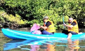 Hutan Mangrove Batu Lumbang Terkepung Sampah Plastik, Relawan Bali Angkut Ratusan Kilogram Limbah