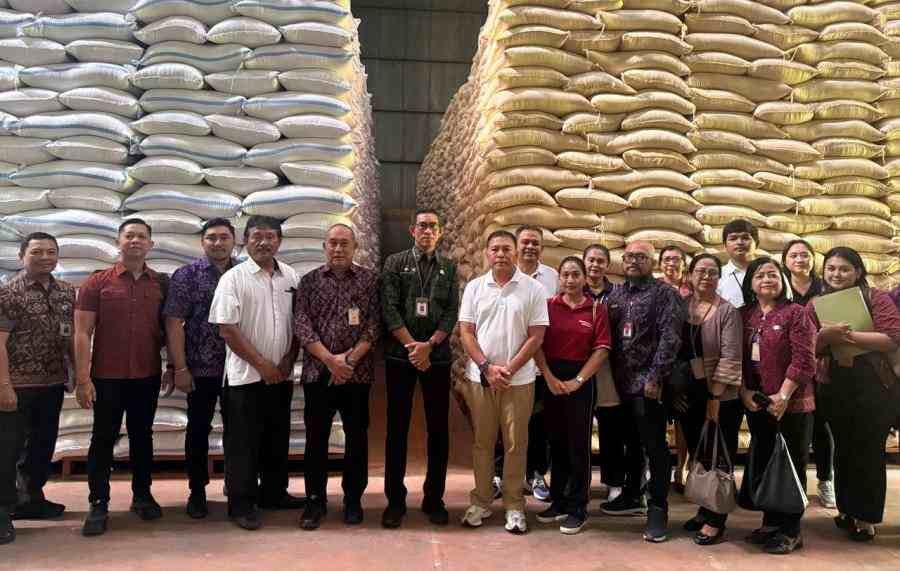 Jelang Nyepi dan Idul Fitri, Pemkot Denpasar Pastikan Stok Pangan di Gudang Bulog Aman