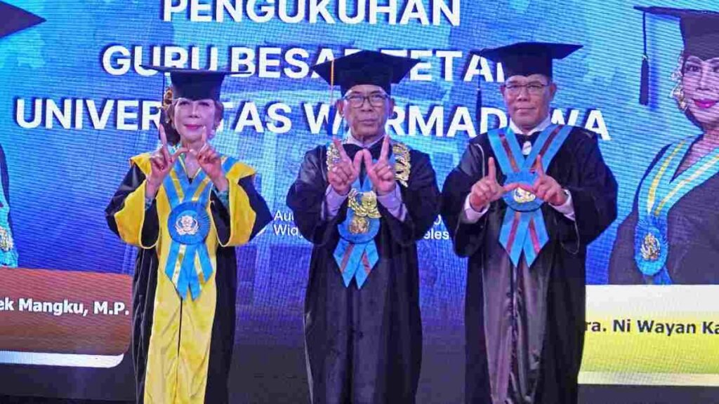 Universitas Warmadewa Kukuhkan Dua Guru Besar Baru, Perkuat Langkah Menuju World Class University