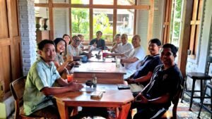 Kolaborasi Desa Tibubeneng dan Ginting Institute: Canangkan Gerakan Siswa Peduli Lingkungan Hidup   