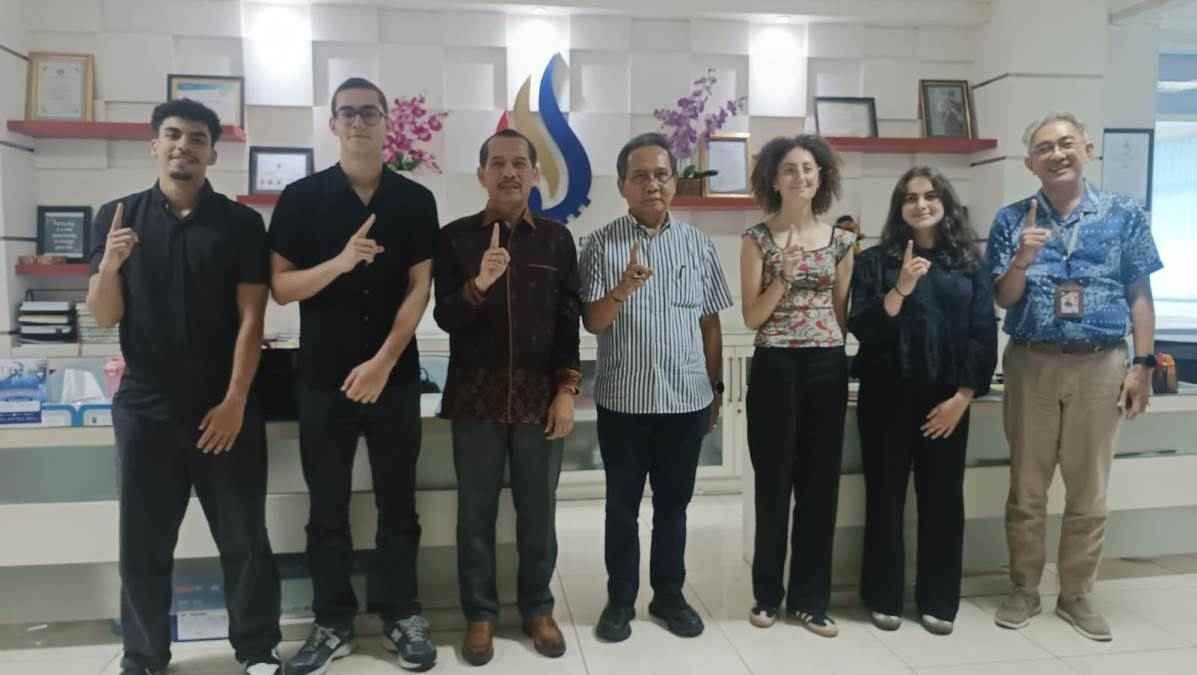 Mahasiswa dari Universitas di Prancis Magang di ITB STIKOM Bali, Fokus Kembangkan Desa Digital