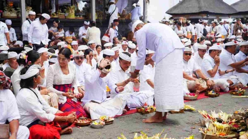 Puncak Upacara IBTK 2026 di Pura Besakih Berjalan Khidmat, Pengelola Prioritaskan Kebersihan dan Kenyamanan Umat