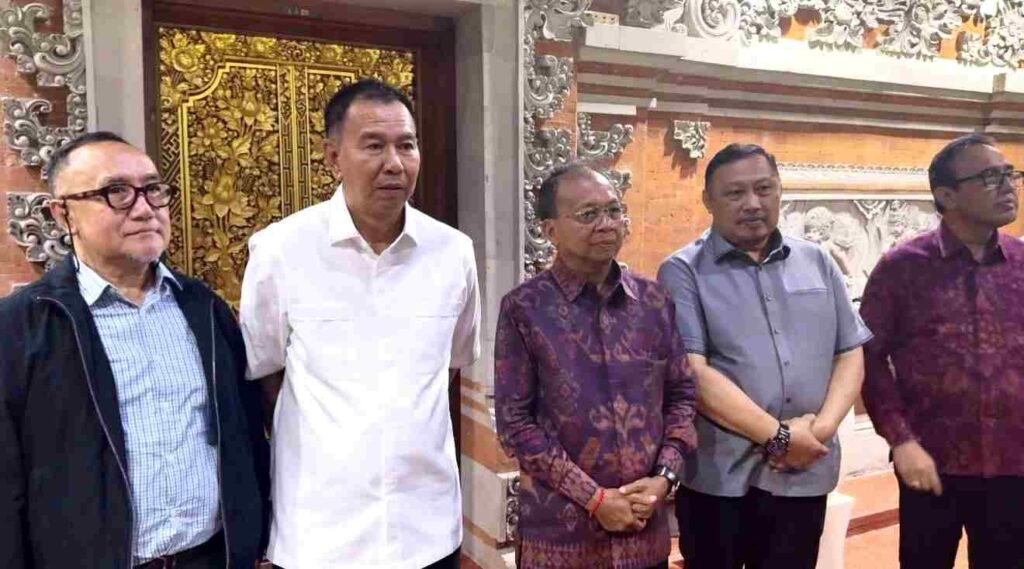 Transformasi Pengelolaan Sampah Bali Volume Truk ke TPA Suwung Berkurang 50 Persen