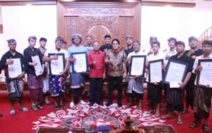 Ogoh-Ogoh Simbol Ketangguhan Budaya Bali, Koster-Giri Prasta Beri Penghargaan bagi 10 STT Kreatif