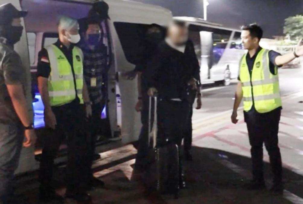 Drama Penangkapan Buronan Interpol di Bandara Ngurah Rai Sembunyi di Toilet Pesawat Pribadi