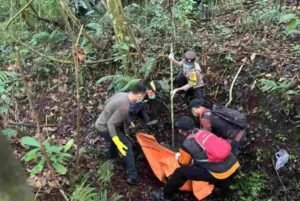 Geger! Penemuan Mayat Pria Membusuk di Hutan Jatiluwih Tabanan, Polisi Temukan iPhone dan Vape