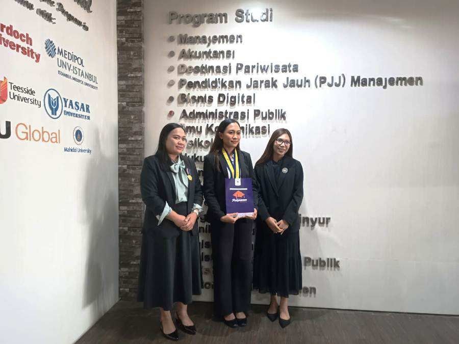 Solusi Kuliah untuk Pekerja PJJ Manajemen Undiknas Resmi Cetak Sarjana Pertama
