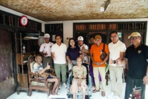 Bupati Badung dan Ketua K3S Salurkan Bantuan di Abianbase, Pastikan Perlindungan Sosial Tepat Sasaran