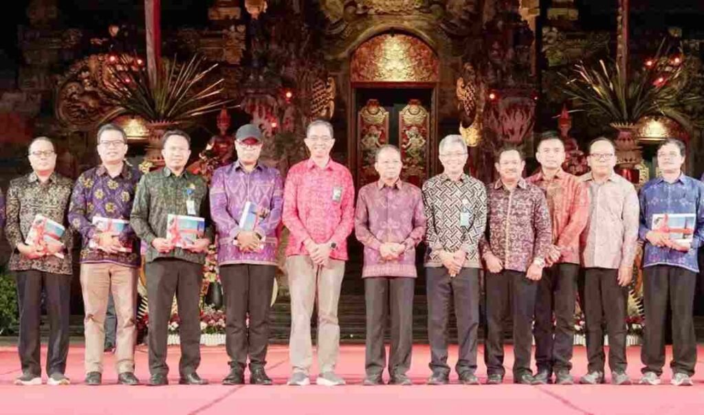 Gubernur Koster Luncurkan Program Desa Kerthi Bali Sejahtera: Libatkan 12.942 Mahasiswa Bangun Desa