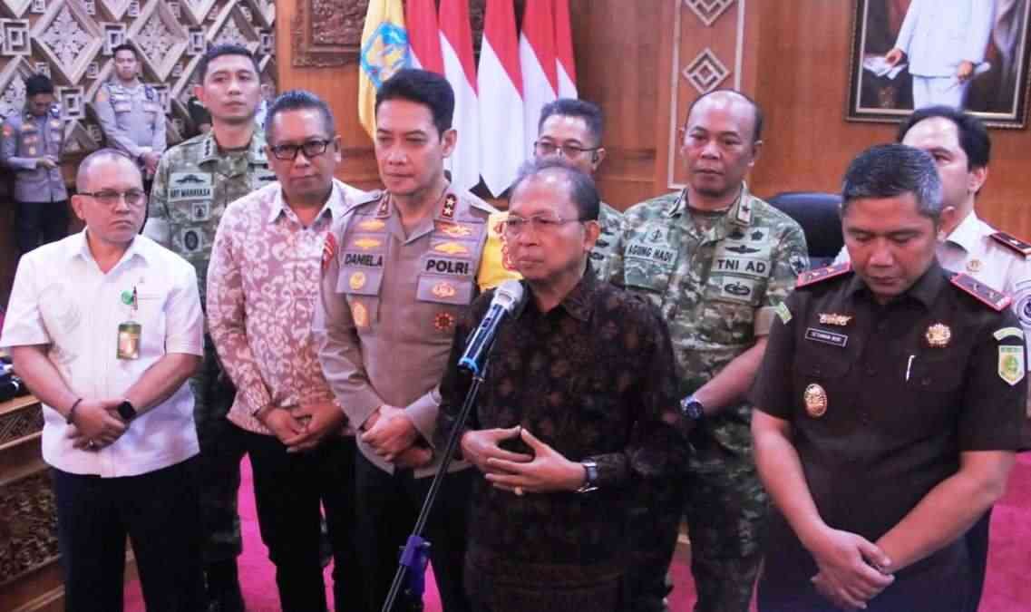 Jaga Keamanan Bali, Gubernur Koster: Jangan Terprovokasi Medsos dan Main Hakim Sendiri