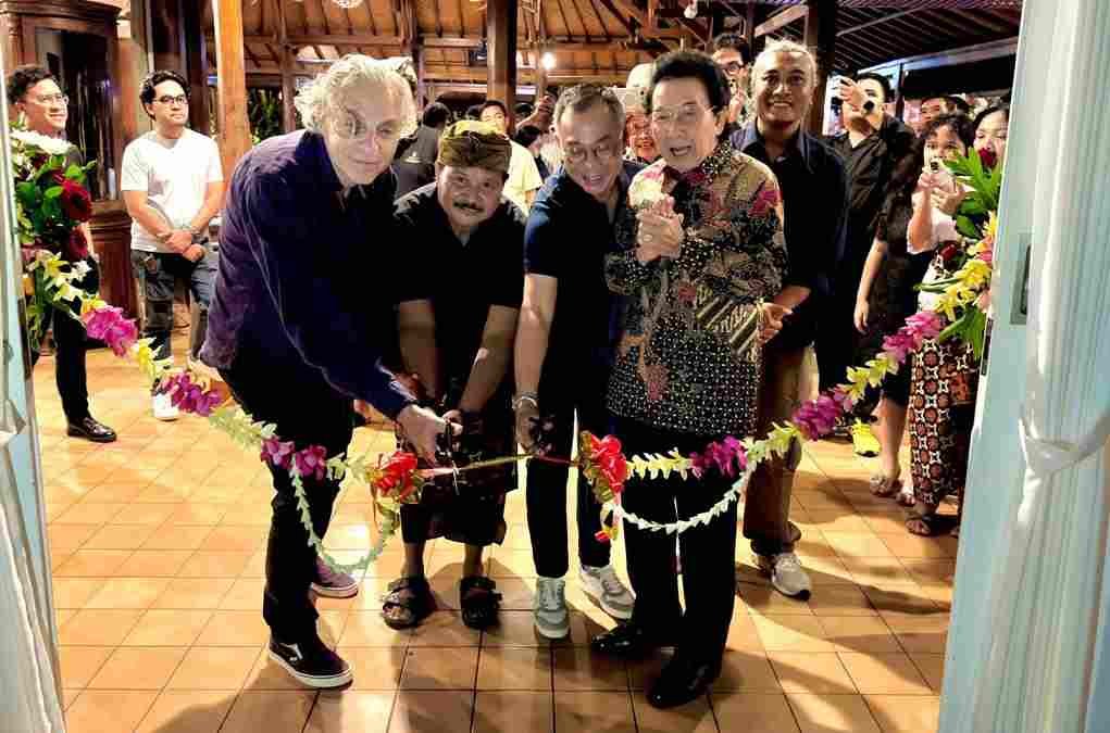 KACATRI: Pameran Lukisan Made Wiradana Angkat Narasi Spiritual di Satrian Art Gallery Sanur