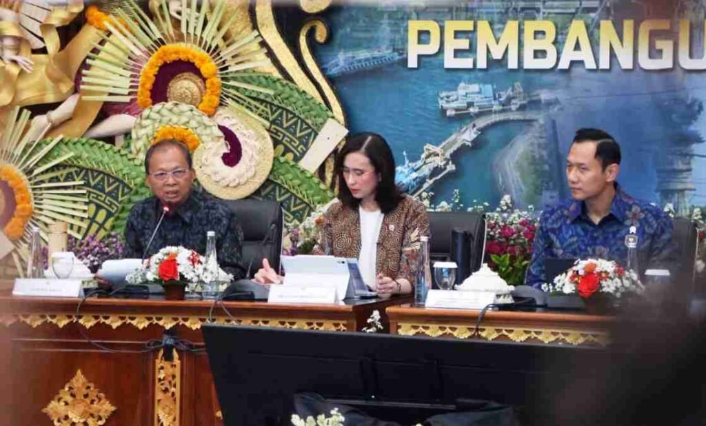 Kunjungan Wisatawan Bali 2025 Tembus 16,3 Juta, Koster Soroti Infrastruktur dan Kemacetan