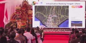 Bupati Badung I Wayan Adi Arnawa memberikan laporan dalam acara ground breaking pembangunan jalan lingkar selatan