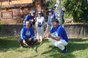 Demokrat Bali Gelar Aksi Gerakan Langit Biru di Pantai Pura Rambut Siwi