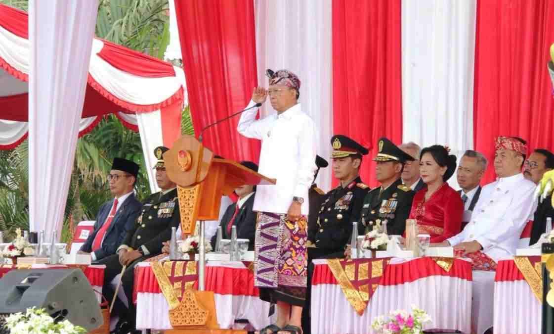 Gubernur Koster Pimpin Upacara HUT ke-81 RI di Bali, Ajak Generasi Muda Warisi Semangat Pahlawan
