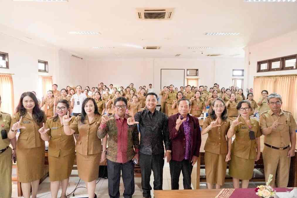 Hadapi Banjir Informasi Era Digital, Diskerpus Badung Gelar Bimtek Literasi untuk Pustakawan dan Guru