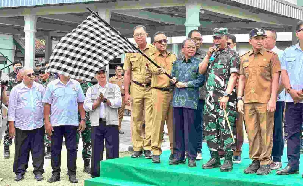 Pemkot Denpasar Salurkan Bantuan Rp700 Juta untuk Korban Gempa NTT, Kerahkan 9 Truk Logistik!