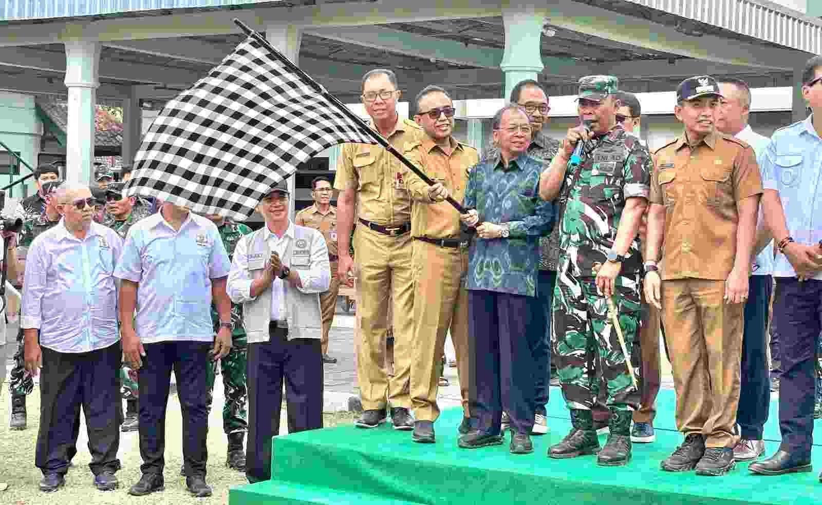 Pemkot Denpasar Salurkan Bantuan Rp700 Juta untuk Korban Gempa NTT, Kerahkan 9 Truk Logistik!
