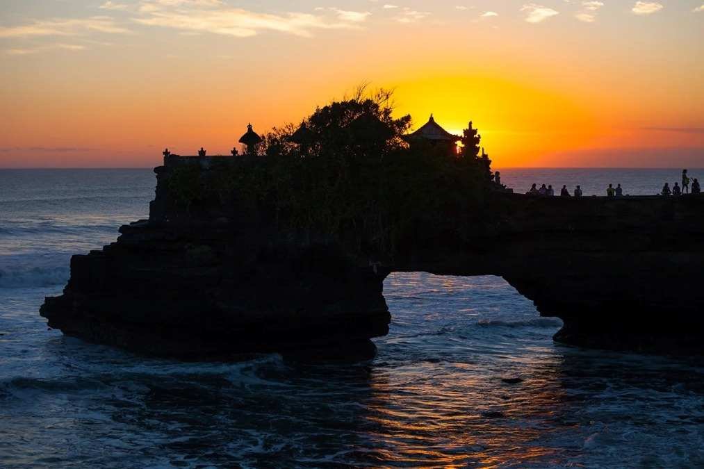 Pesona Festival Tanah Lot VII 2026: Hadirkan Ikon ‘Sunset in Paradise’ dan Kelezatan Kuliner ‘Ulam Carik’