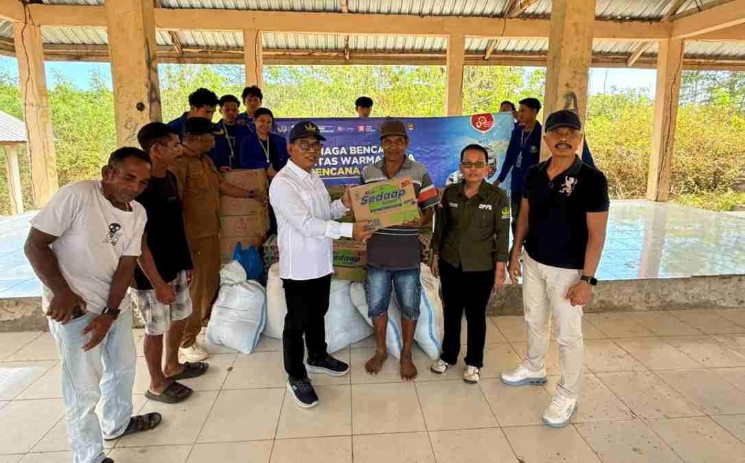 Universitas Warmadewa dan Mahasiswa KKN Salurkan Bantuan Gempa NTT di Manggarai Barat