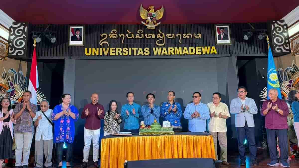 Puncak Dies Natalis ke-42 Universitas Warmadewa Raih Capaian Akademik hingga Komitmen Kampus Hijau