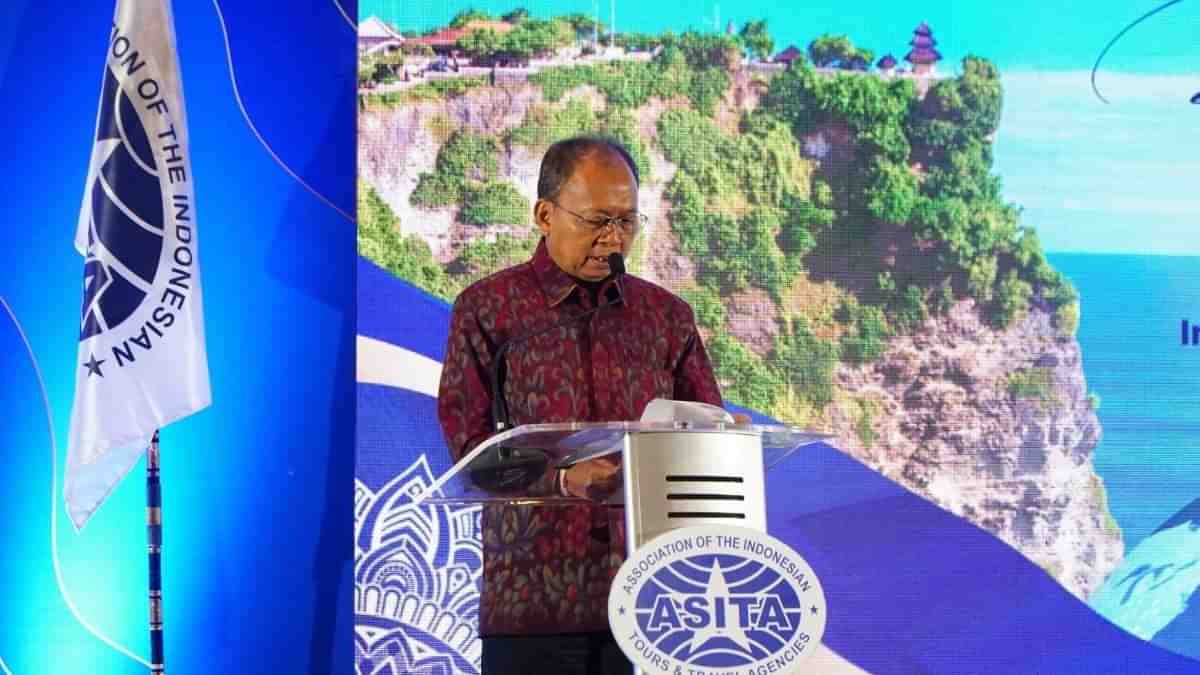 Antrean BBM di Bali Mengular, Gubernur Koster Ungkap Penyebab dan Minta Warga Tak Panik