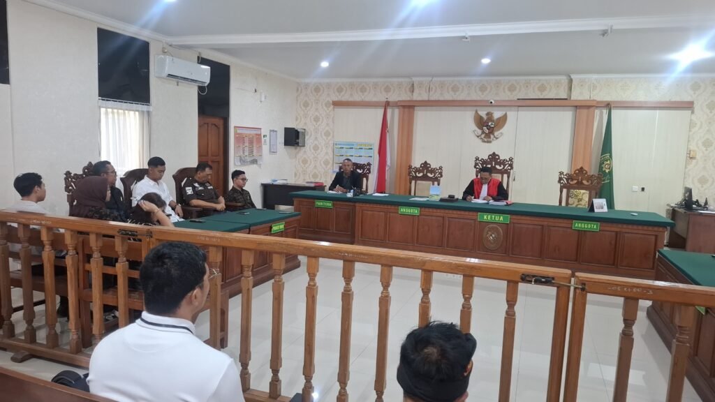 Penahanan Dinyatakan Tidak Sah, Hakim Perintahkan Made Daging Dilepas   
