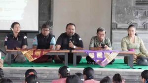 Tanamkan Nilai Demokrasi Sejak Dini, Bawaslu dan KPU Badung Gelar Pembinaan Pemilos di SMPN 3 Petang